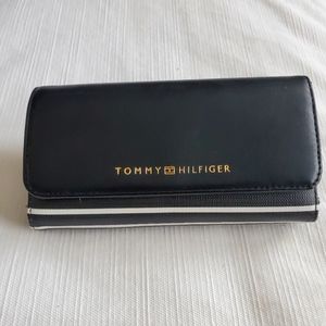 Tommy Hilfiger wallet